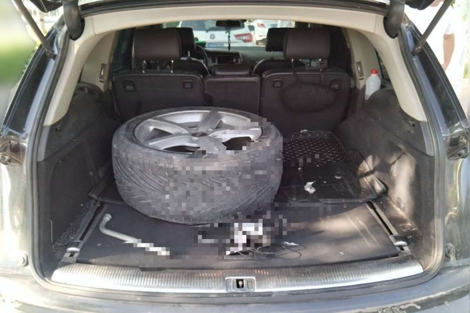 Used Audi Q7 2013 35 TDI Leading Model Trunk