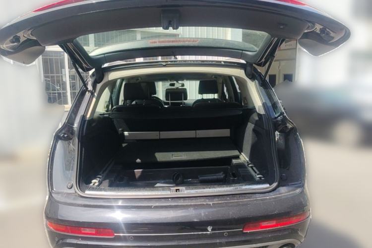 Used Audi Q7 2013 35 TFSI Technology Edition Trunk