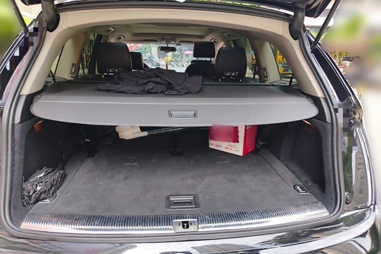 Used Audi Q7  Trunk