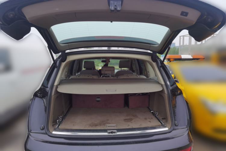 Used Audi Q7 2013 35 TFSI Ambition Edition Trunk
