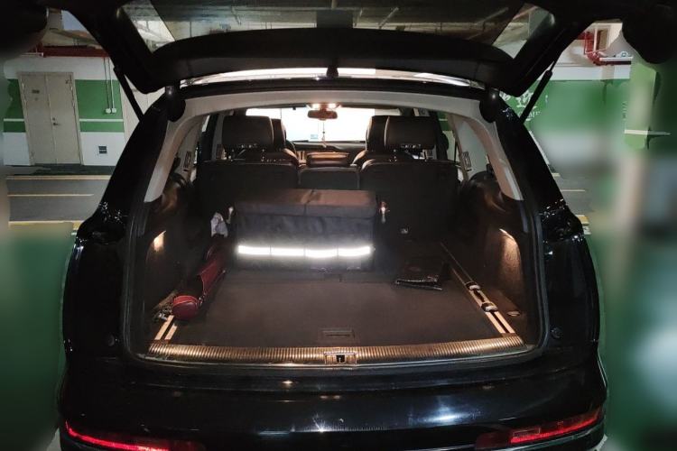 Used Audi Q7 2013 35 TFSI Comfort Model Trunk