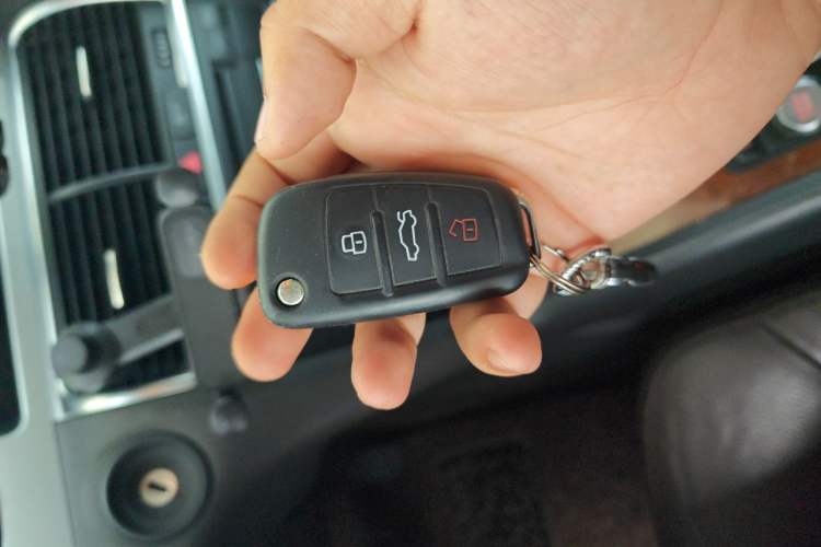 Used Audi Q7 2013 35 TDI Exclusive Edition Vehicle Key