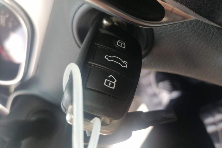 Used Audi Q7  Vehicle Key