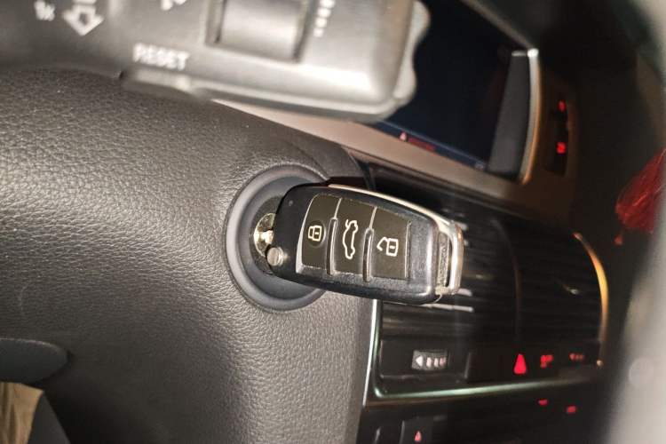 Used Audi Q7 2013 35 TFSI Ambition Edition Vehicle Key