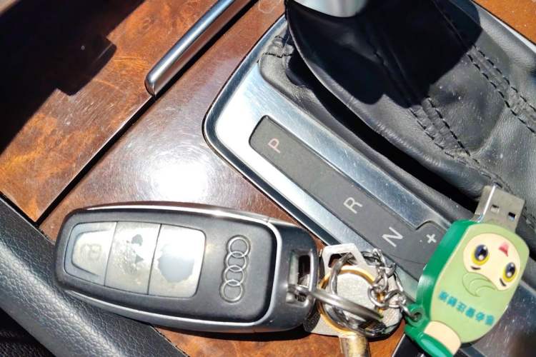 Used Audi Q7 2013 35 TFSI Technology Edition Vehicle Key