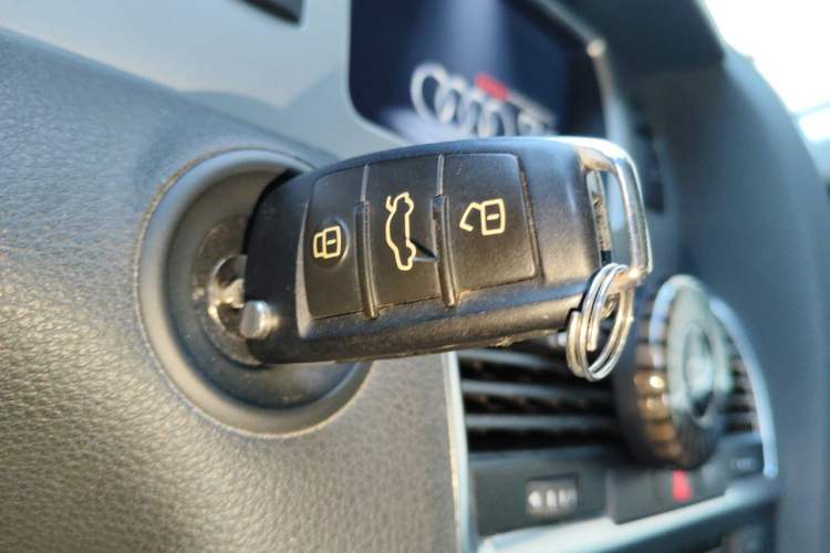 Used Audi Q7 2013 40 TFSI Technology Edition Vehicle Key