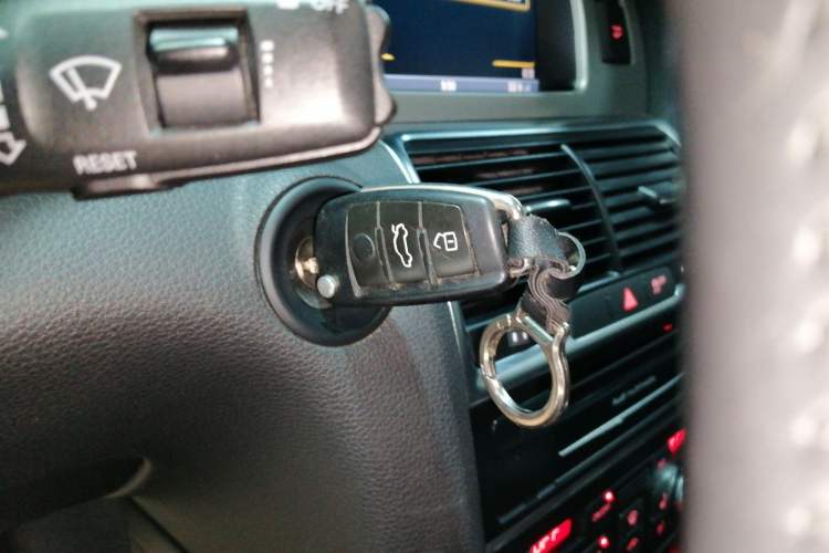 Used Audi Q7 2013 35 TDI Leading Model Vehicle Key
