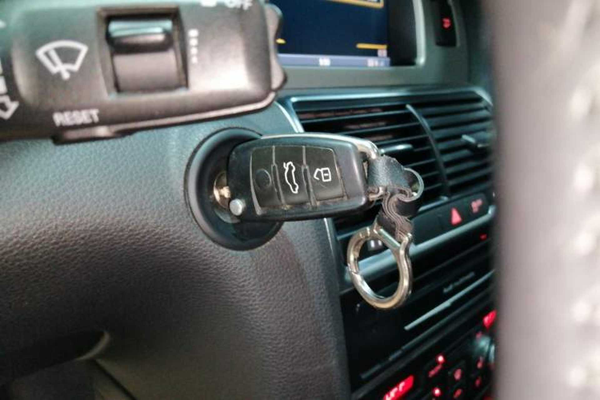 Used Audi Q7 2013 35 TDI Leading Model Vehicle Key