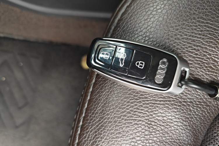 Used Audi Q7 2013 35 TFSI Technology Edition Vehicle Key