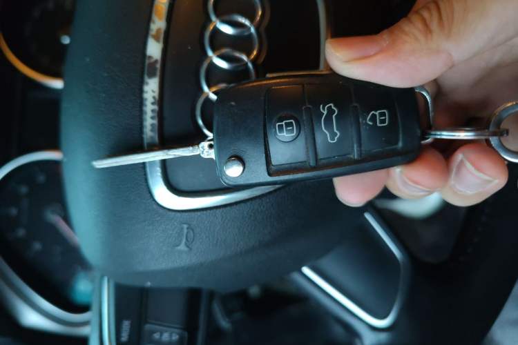 Used Audi Q7 2013 35 TFSI Ambition Edition Vehicle Key