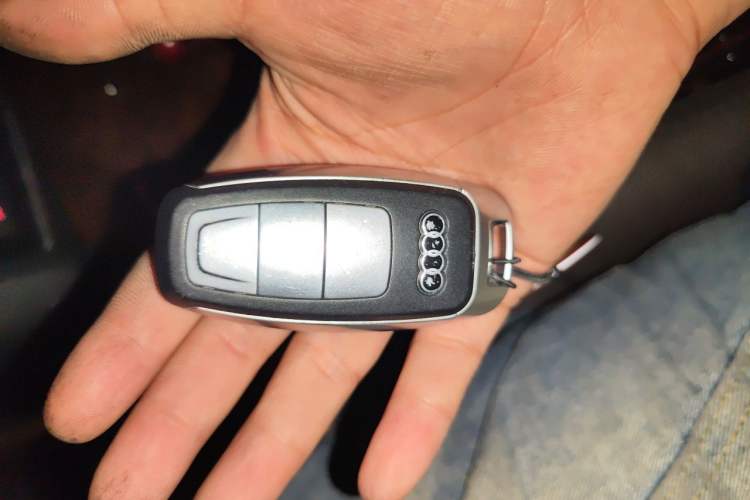 Used Audi Q7 2013 35 TFSI Technology Edition Vehicle Key