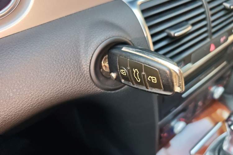 Used Audi Q7 2013 35 TFSI Exclusive Edition Vehicle Key