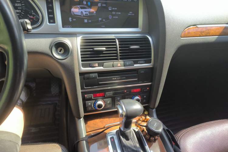 Used Audi Q7 2013 35 TDI Leading Model Audio And AC Panel