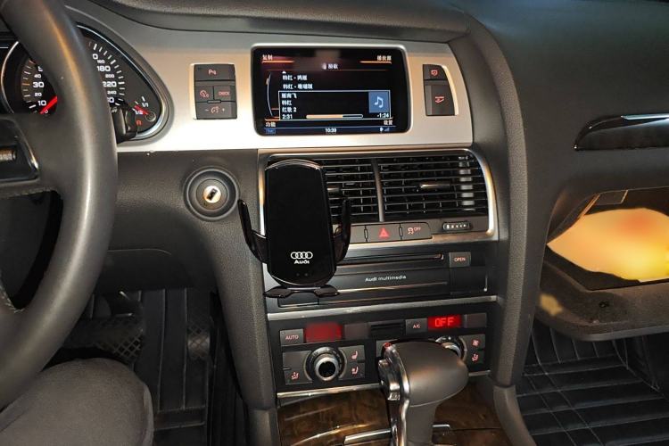 Used Audi Q7 2013 35 TFSI Technology Edition Audio And AC Panel