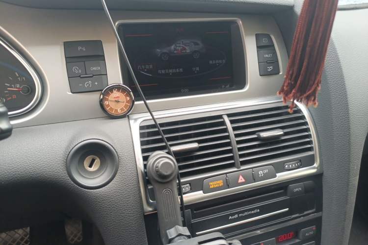 Used Audi Q7  Audio And AC Panel