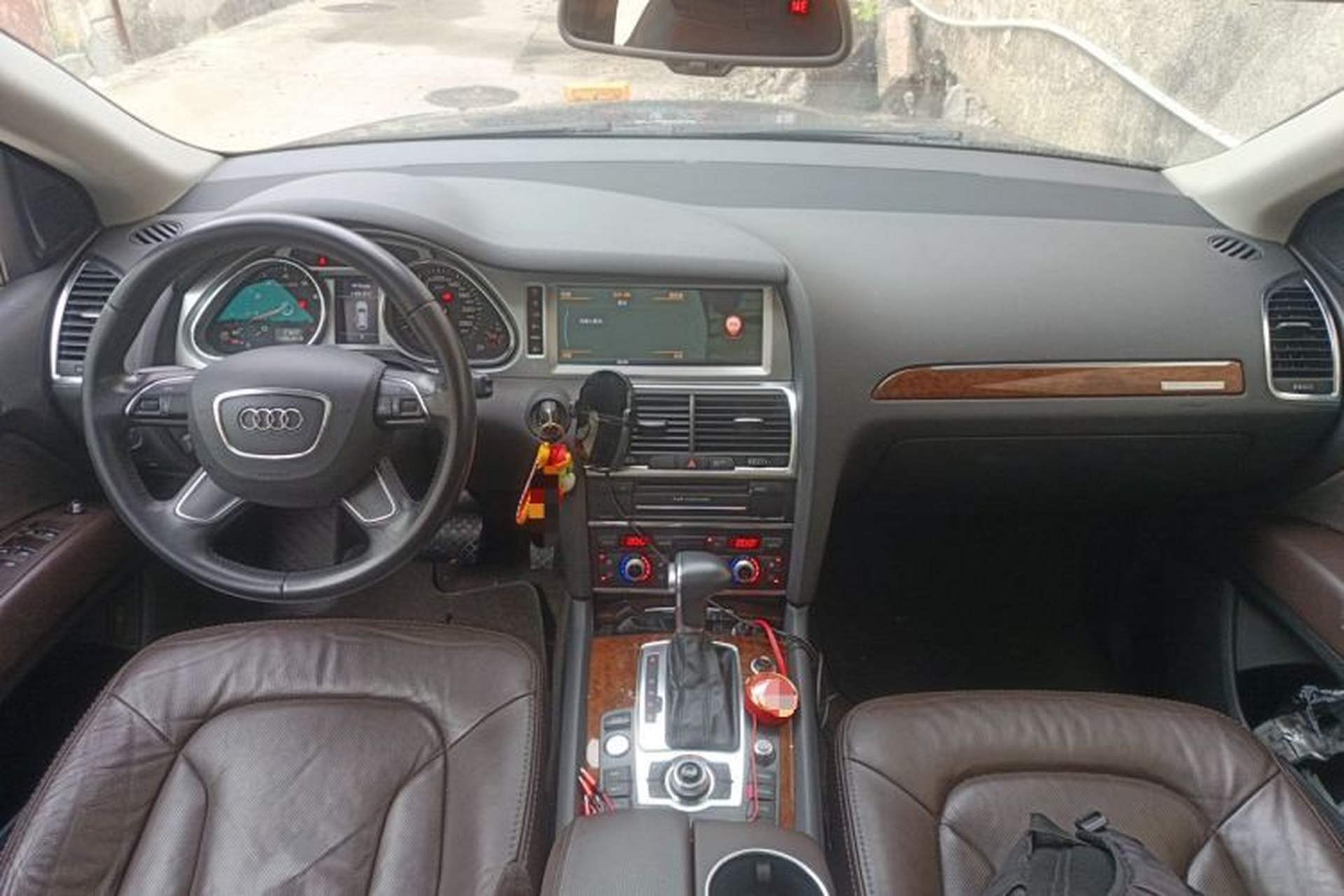 Used Audi Q7 2013 35 TFSI Ambition Edition Center Console
