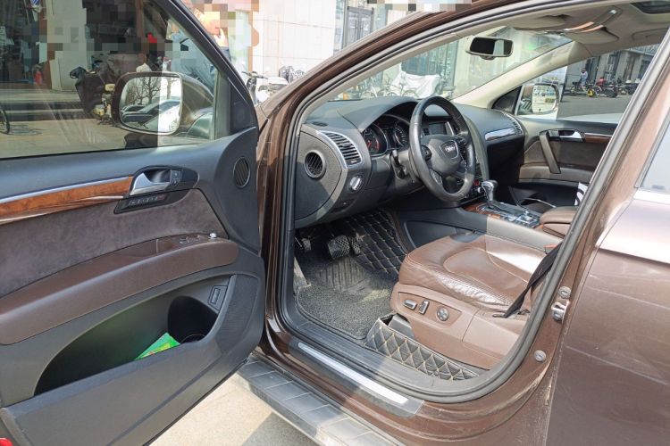 Used Audi Q7 2013 35 TFSI Ambition Edition Driver Seat