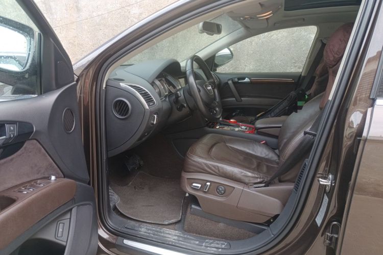 Used Audi Q7 2013 35 TFSI Ambition Edition Driver Seat