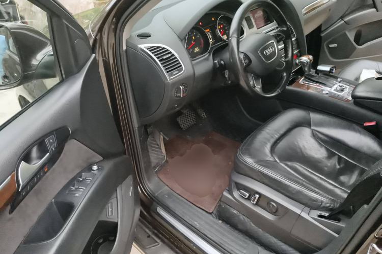Used Audi Q7 2013 35 TFSI Comfort Model Driver Seat