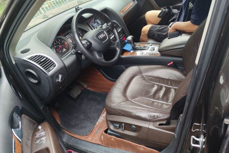 Used Audi Q7 2013 35 TFSI Ambition Edition Driver Seat