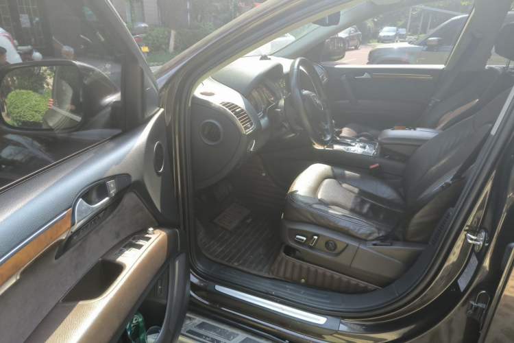 Used Audi Q7 2013 35 TDI Leading Model Driver Seat