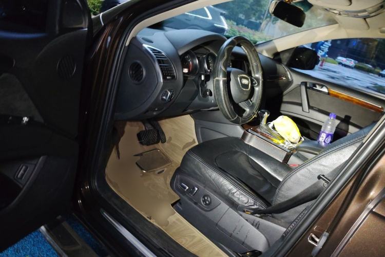 Used Audi Q7 2013 35 TFSI Ambition Edition Driver Seat