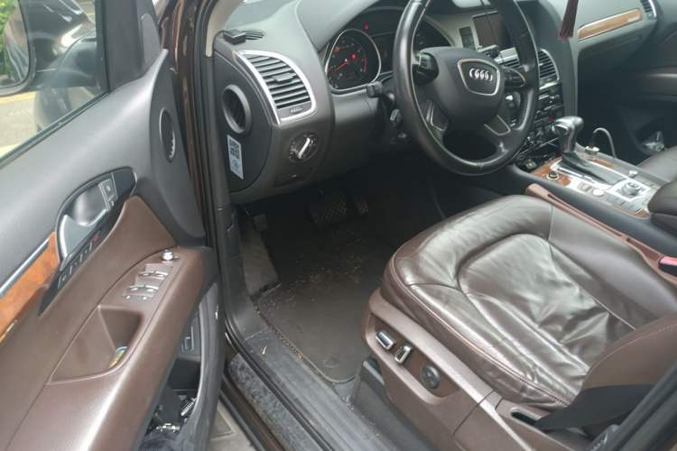 Used Audi Q7  Driver Seat