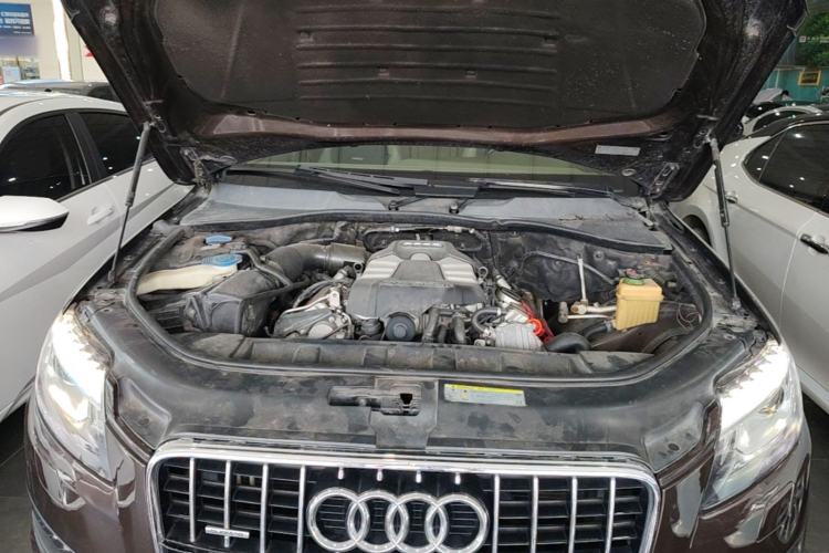 Used Audi Q7 2013 35 TFSI Ambition Edition Engine Bay
