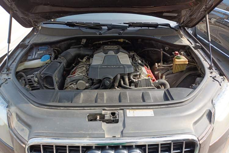 Used Audi Q7 2013 35 TFSI Ambition Edition Engine Bay