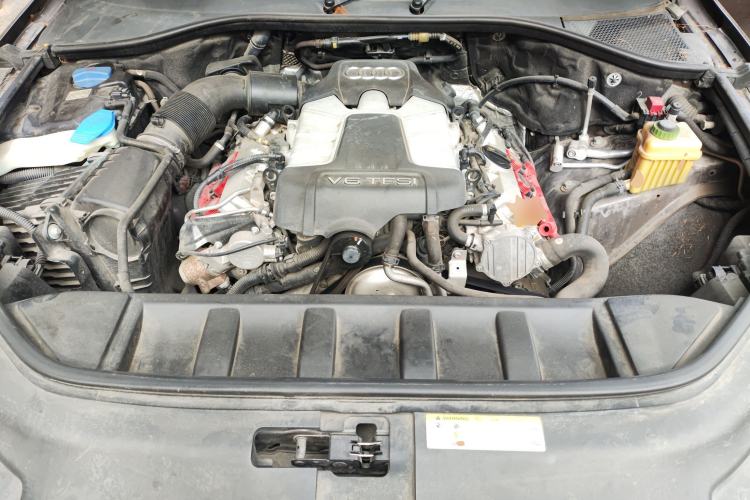 Used Audi Q7 2013 35 TFSI Technology Edition Engine Bay