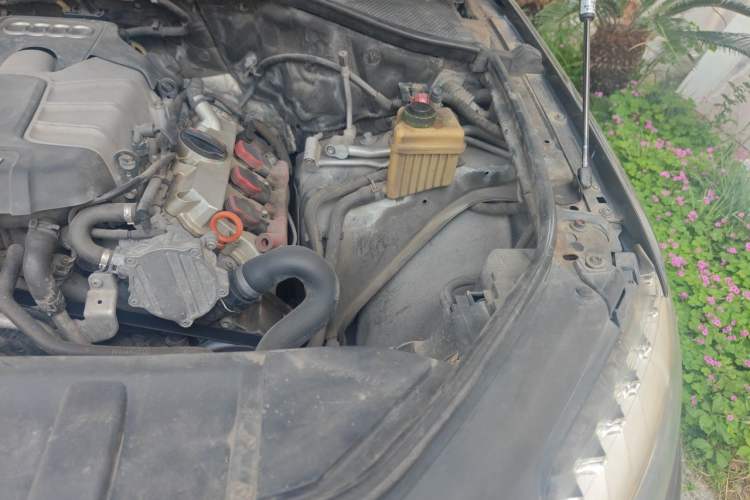 Used Audi Q7 2013 35 TFSI Ambition Edition Engine Bay Left