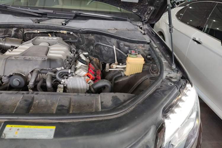 Used Audi Q7 2013 35 TFSI Ambition Edition Engine Bay Left