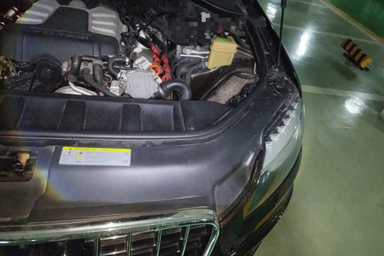 Used Audi Q7 2013 35 TFSI Ambition Edition Engine Bay Left
