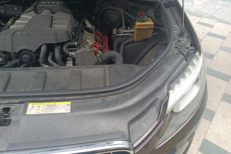Used Audi Q7 2013 35 TFSI Ambition Edition Engine Bay Left