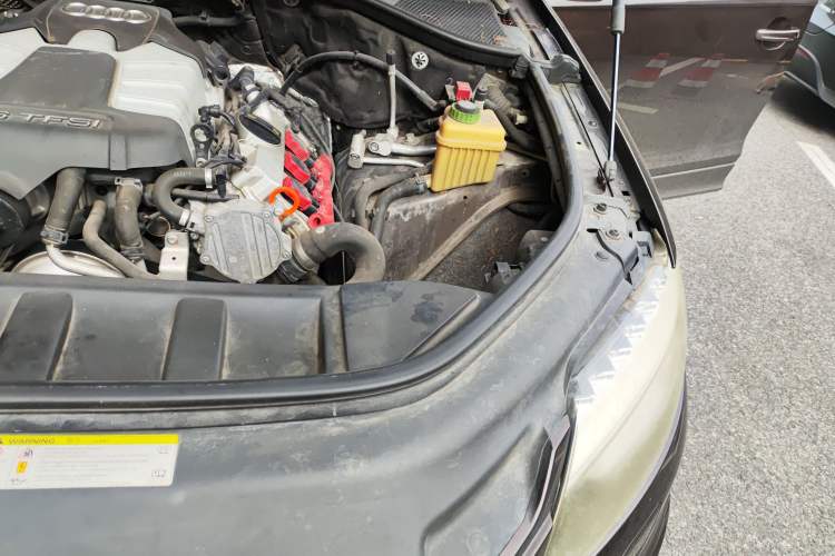 Used Audi Q7 2013 35 TFSI Technology Edition Engine Bay Left