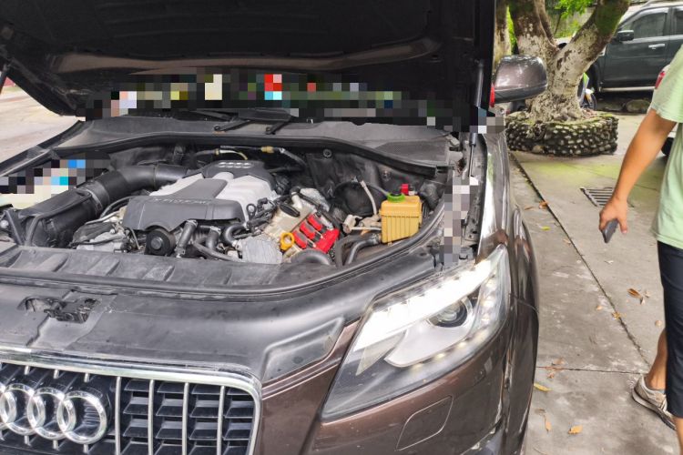 Used Audi Q7 2013 35 TFSI Ambition Edition Engine Bay Left