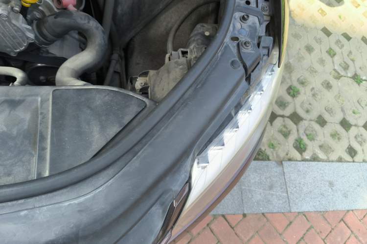 Used Audi Q7 2013 35 TDI Leading Model Engine Bay Left