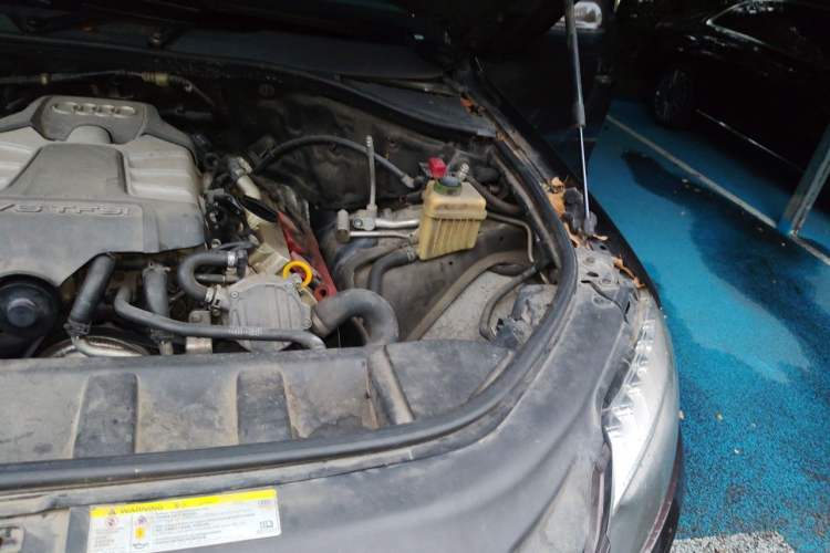 Used Audi Q7 2013 35 TFSI Ambition Edition Engine Bay Left