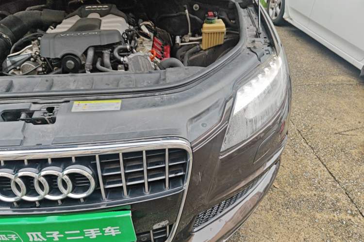Used Audi Q7 2013 35 TFSI Technology Edition Engine Bay Left
