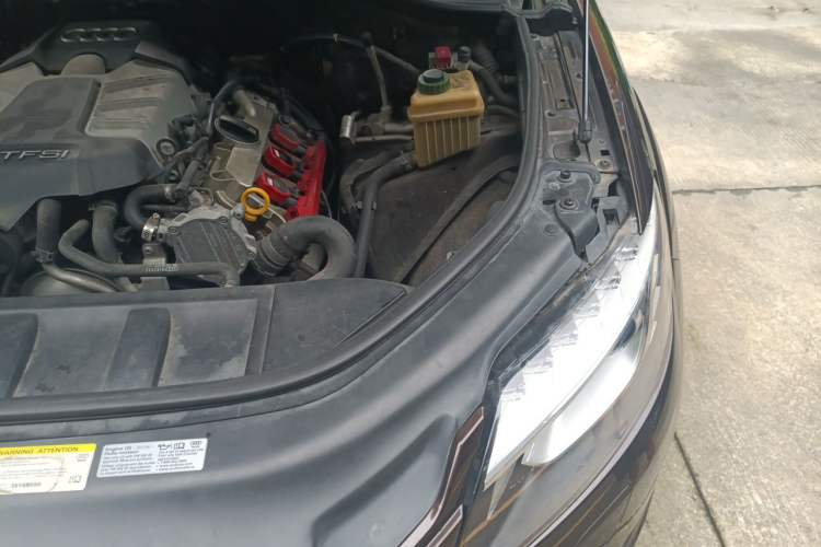 Used Audi Q7  Engine Bay Left