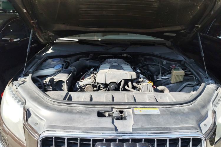 Used Audi Q7 2013 35 TFSI Technology Edition Engine Bay