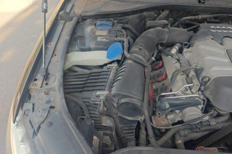 Used Audi Q7 2013 35 TFSI Ambition Edition Engine Bay Right