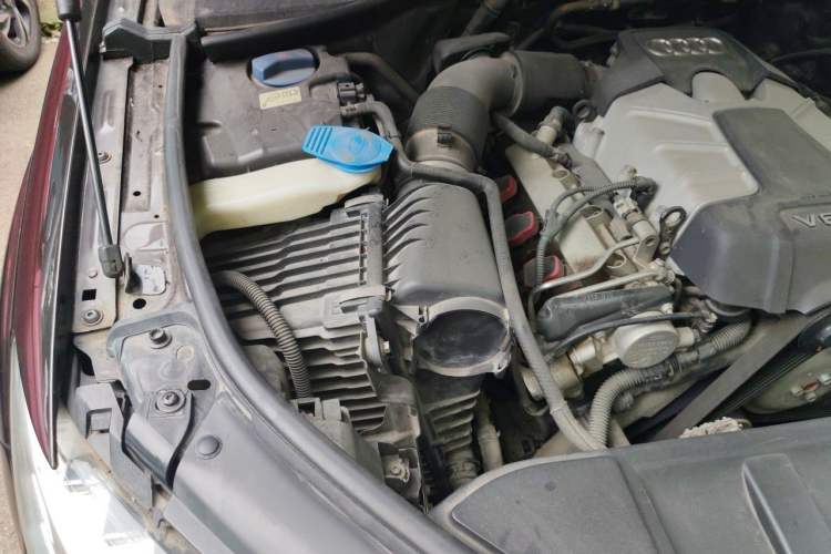 Used Audi Q7 2013 35 TFSI Ambition Edition Engine Bay Right