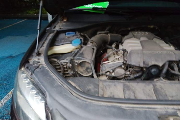 Used Audi Q7 2013 35 TFSI Ambition Edition Engine Bay Right