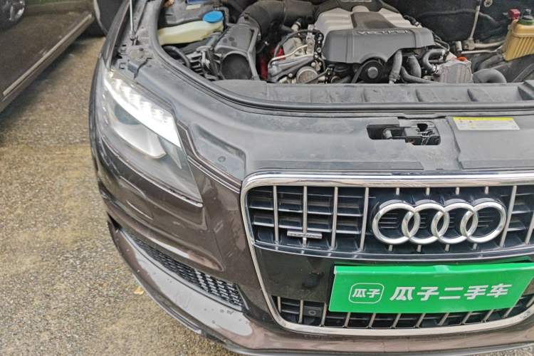 Used Audi Q7 2013 35 TFSI Technology Edition Engine Bay Right