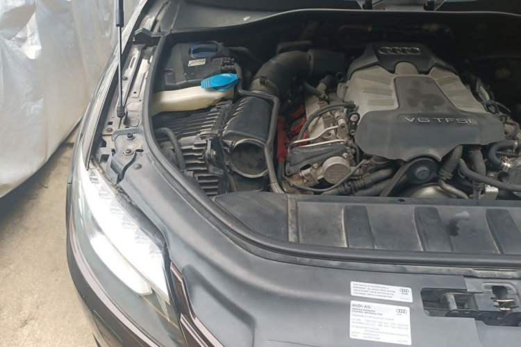 Used Audi Q7  Engine Bay Right