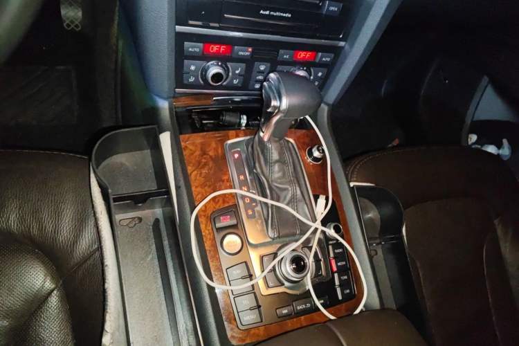 Used Audi Q7 2013 35 TFSI Ambition Edition Gear Lever