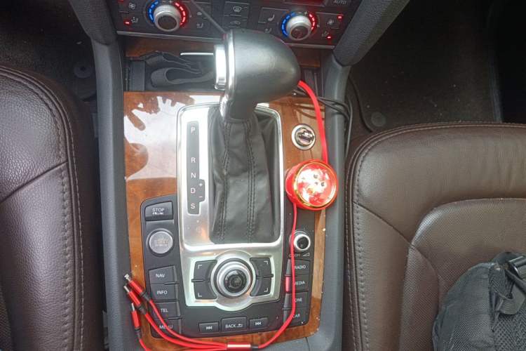 Used Audi Q7 2013 35 TFSI Ambition Edition Gear Lever