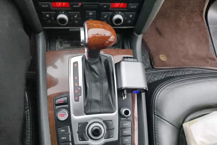 Used Audi Q7 2013 35 TFSI Comfort Model Gear Lever