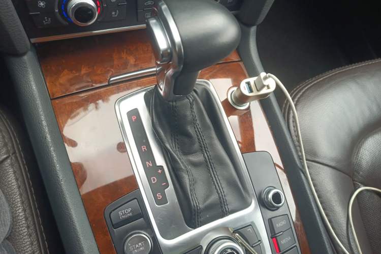 Used Audi Q7 2013 35 TFSI Ambition Edition Gear Lever
